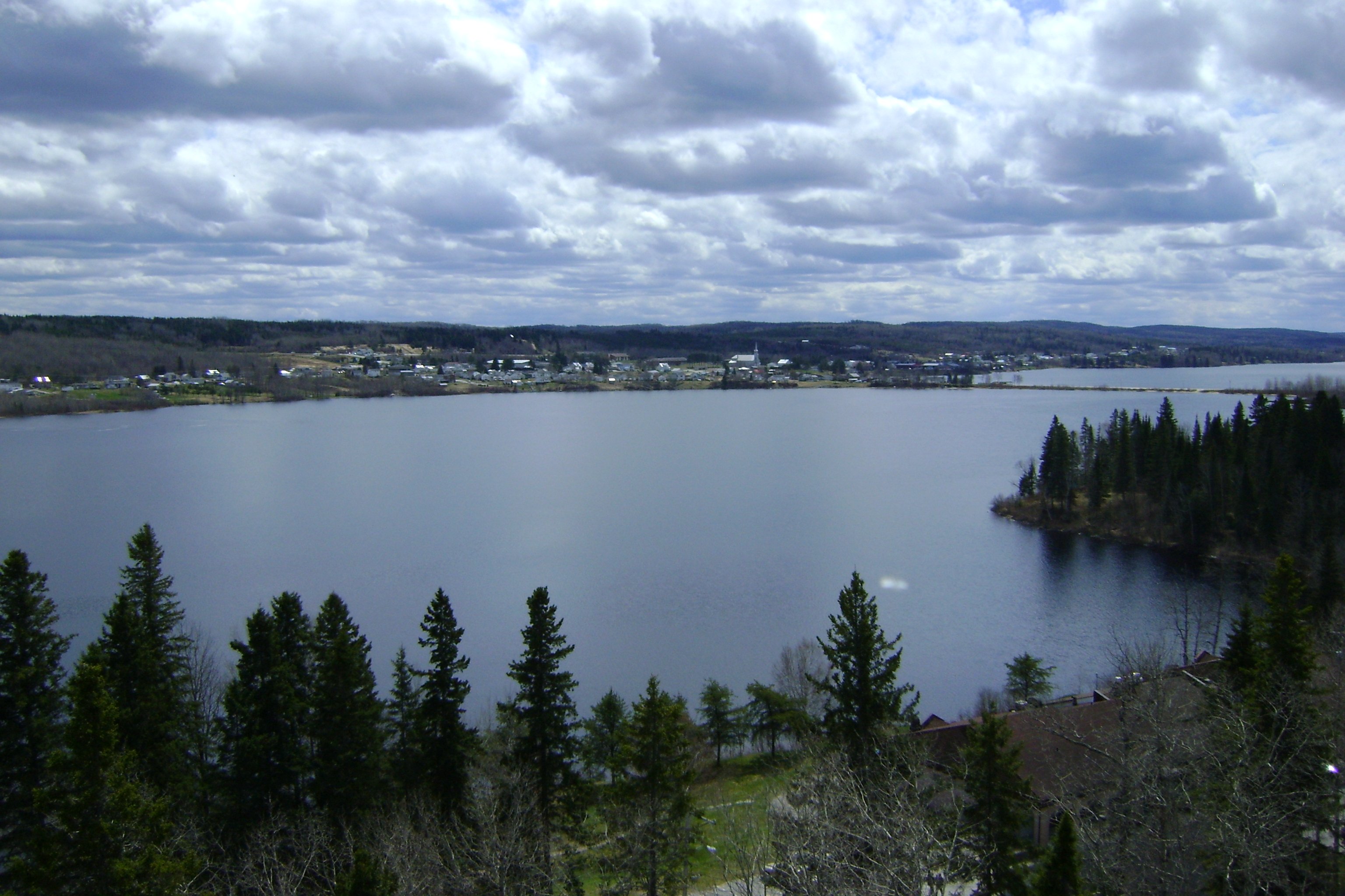 Particulier vente Magnifique domaine au Québec, La Tuque, Canada,G0X